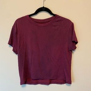 lulu crop tee- maroon/purple